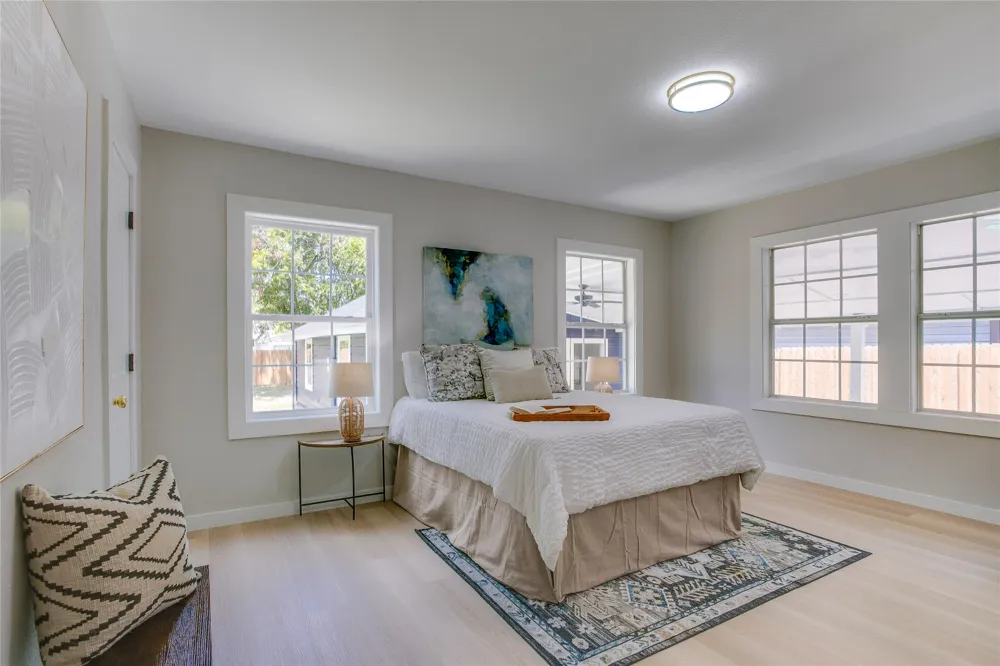 2635 Gladstone Drive Dallas, TX 75211