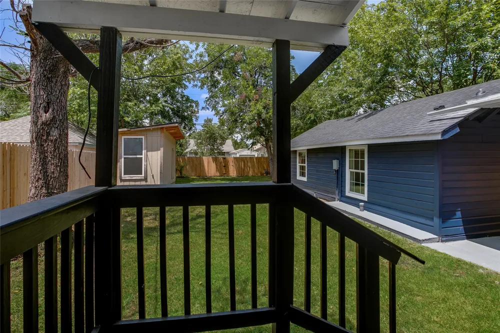 2635 Gladstone Drive Dallas, TX 75211
