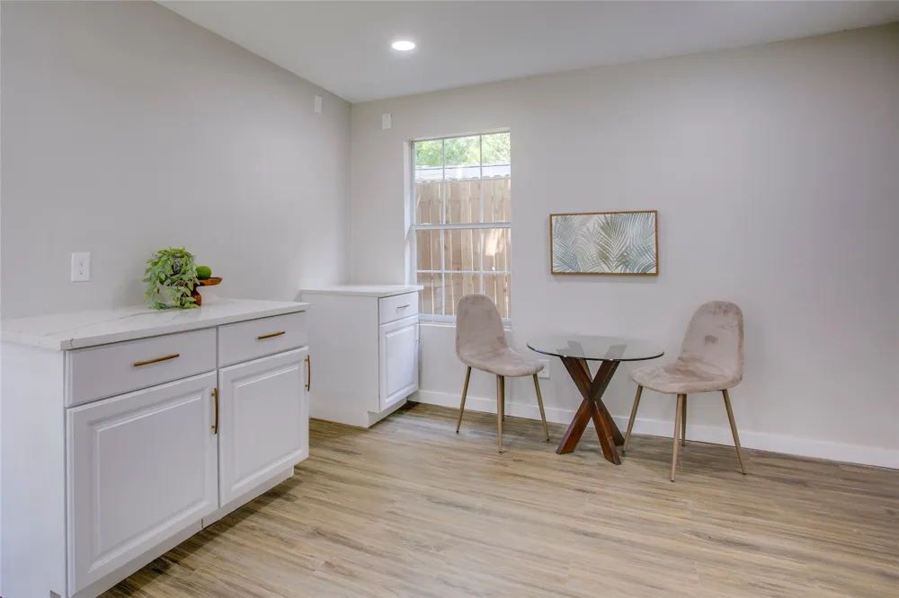 2635 Gladstone Drive Dallas, TX 75211
