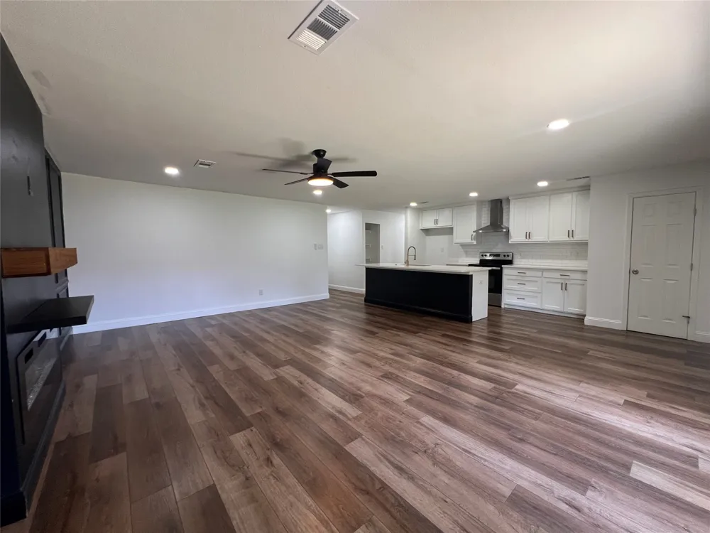1809 Pilot Way Garland, TX 75040