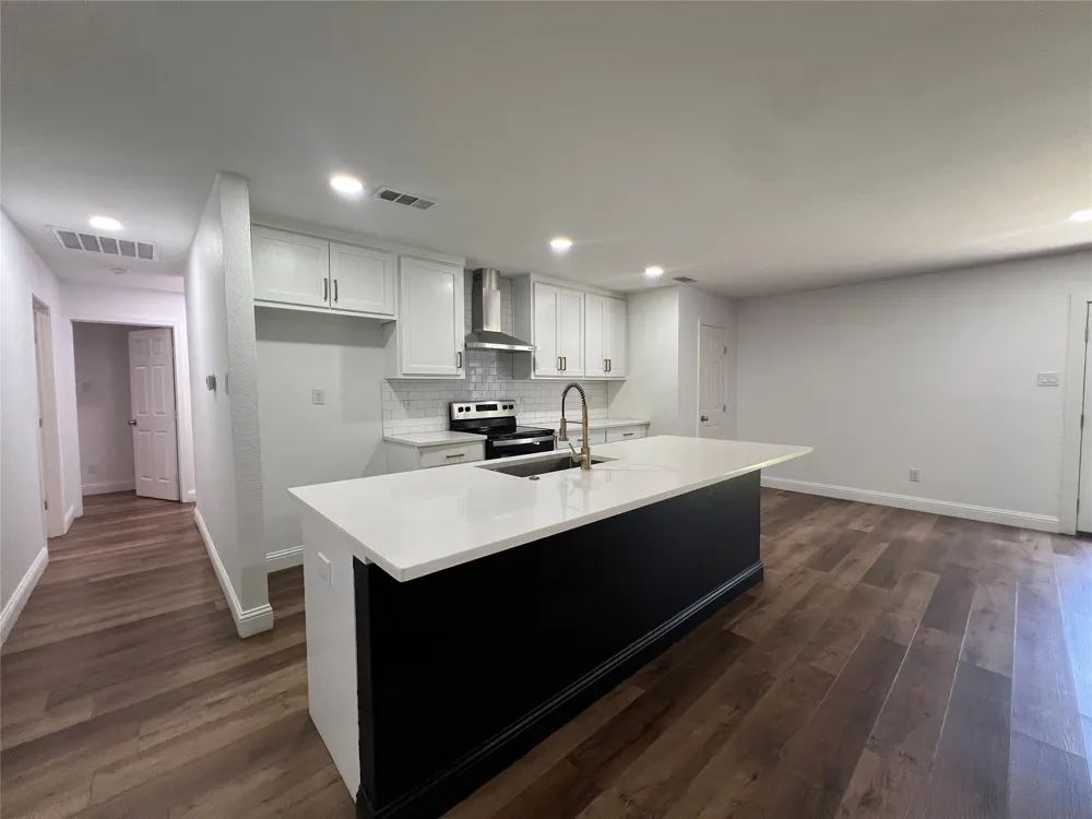 1809 Pilot Way Garland, TX 75040