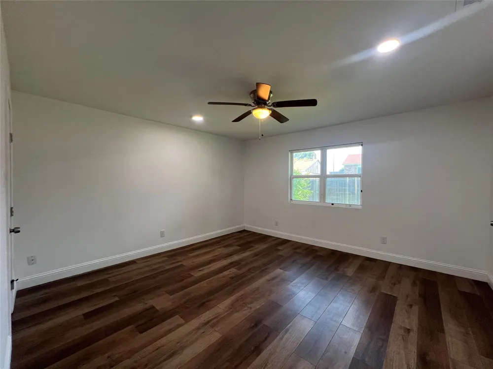 1809 Pilot Way Garland, TX 75040