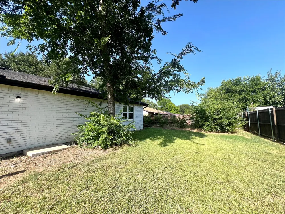 1809 Pilot Way Garland, TX 75040