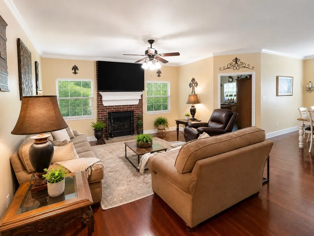 1622 Shady Lake Circle Henderson, TX 75652