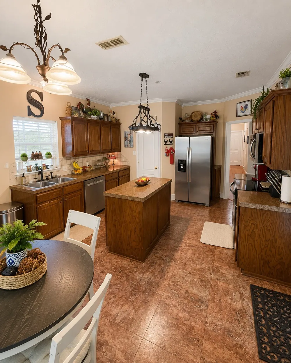 1622 Shady Lake Circle Henderson, TX 75652