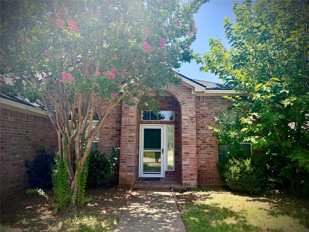 3203 Blue Jay Drive Corinth, TX 76210