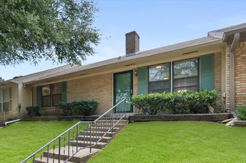 1208 Lexington Drive