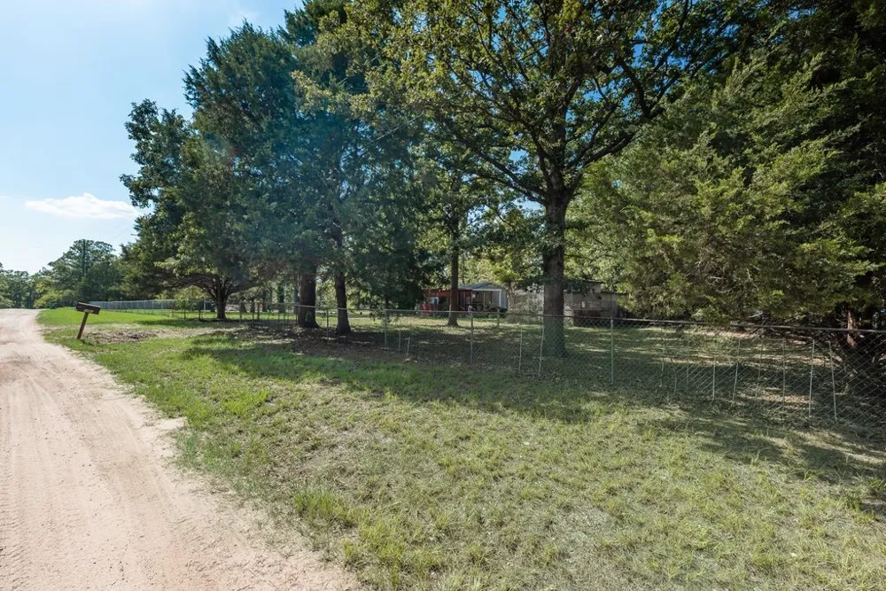 106 Hammer Road Eustace, TX 75124