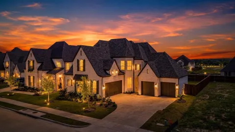 925 Shady Oaks Drive