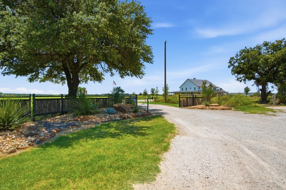 1670 Bosley Road Santo, TX 76472