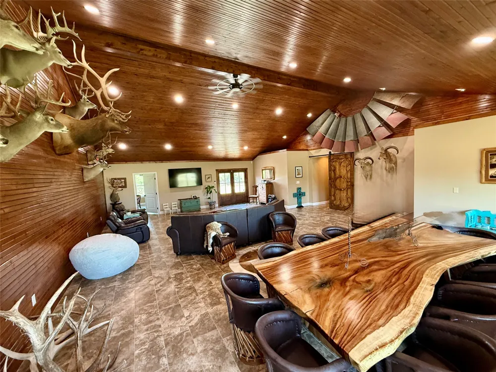 2553 Stonewall Valley Christoval, TX 76935