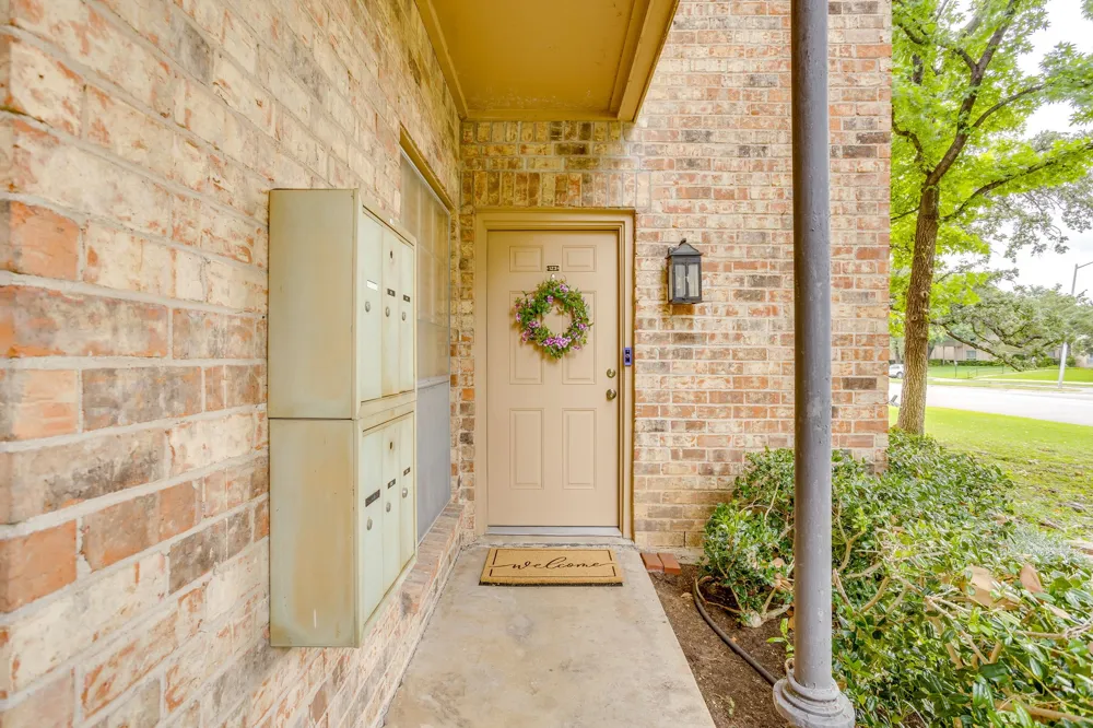 4403 S Bellaire Drive #123 Fort Worth, TX 76109