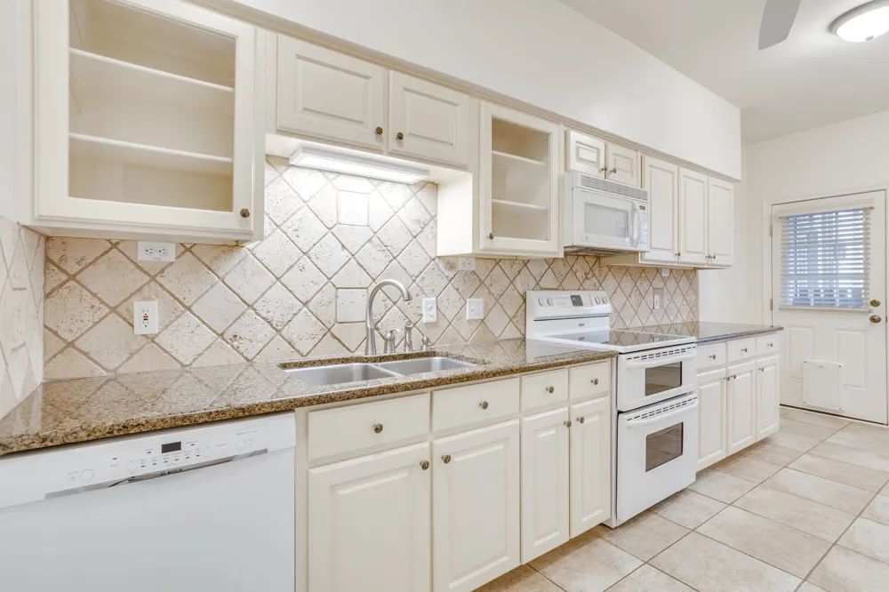 4403 S Bellaire Drive #123 Fort Worth, TX 76109