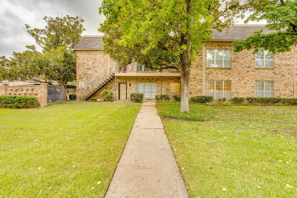 4403 S Bellaire Drive #123 Fort Worth, TX 76109