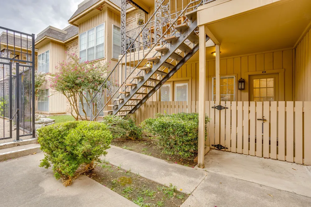 4403 S Bellaire Drive #123 Fort Worth, TX 76109
