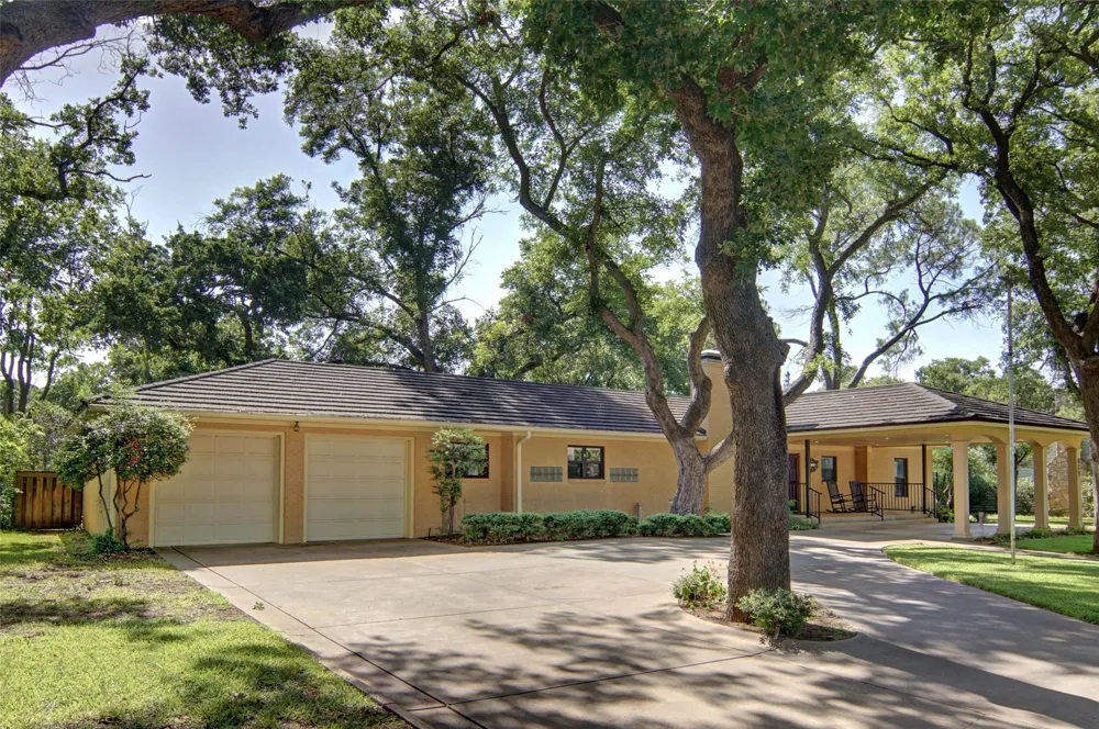 825 Elm Street Graham, TX 76450