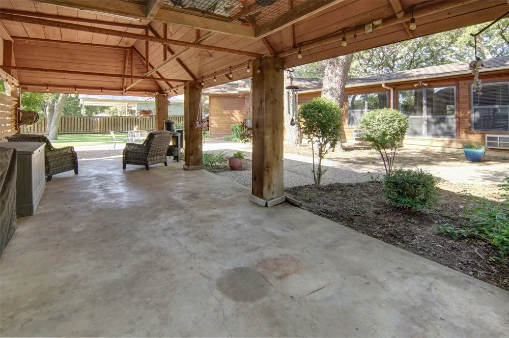 825 Elm Street Graham, TX 76450