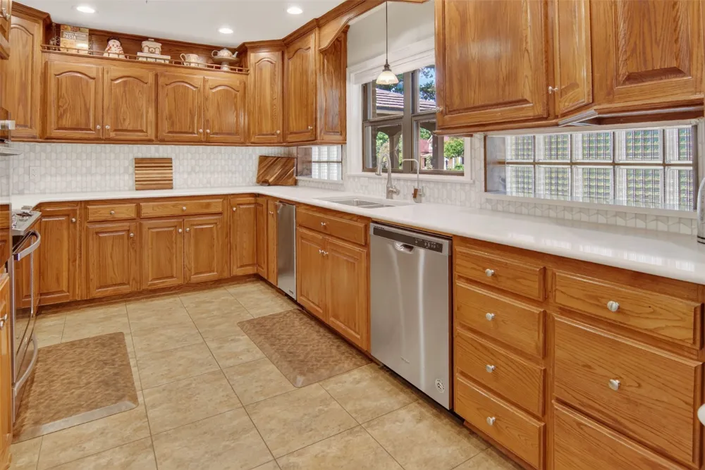 825 Elm Street Graham, TX 76450