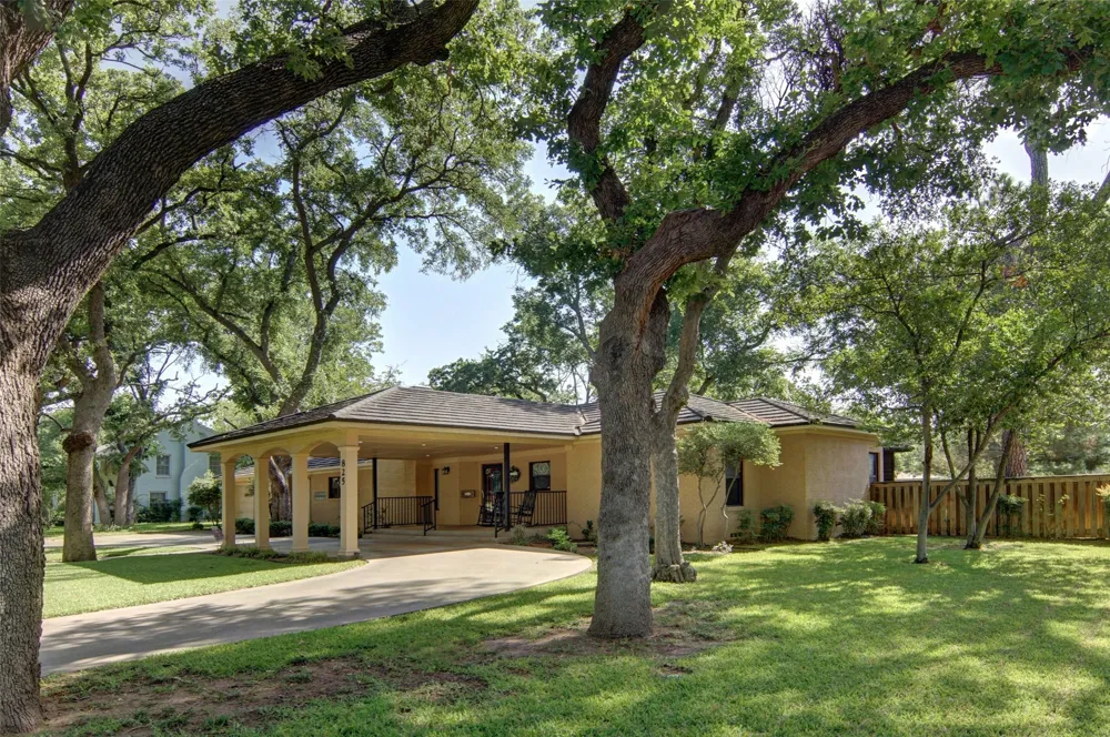 825 Elm Street Graham, TX 76450
