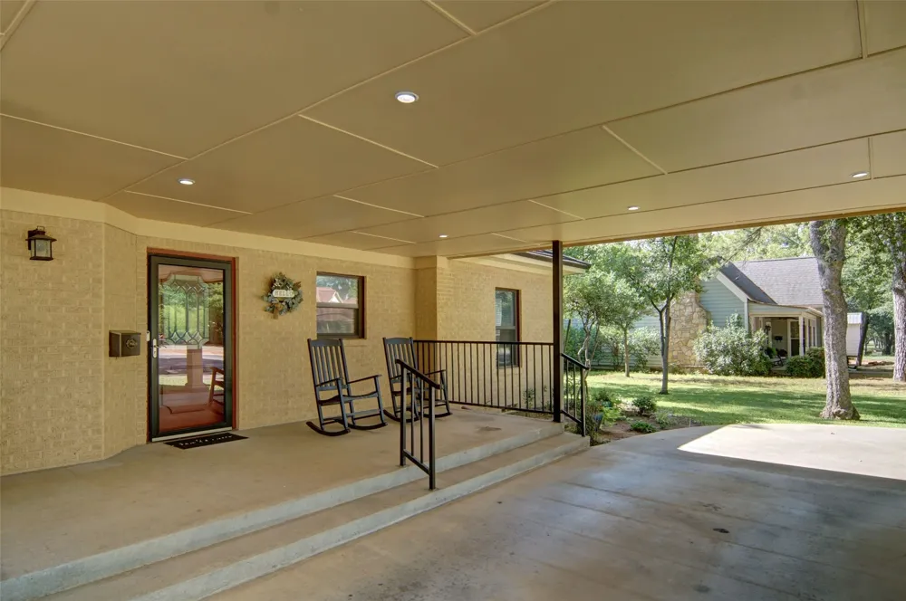 825 Elm Street Graham, TX 76450