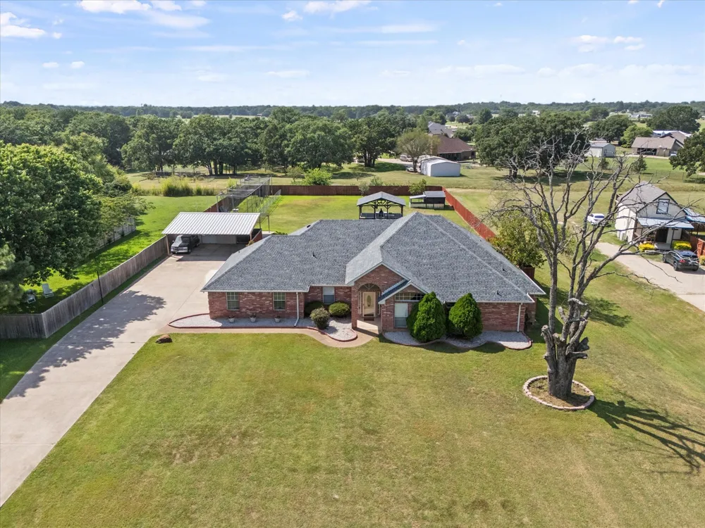 1089 Oak Hollow Lane Combine, TX 75159
