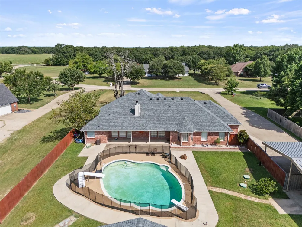 1089 Oak Hollow Lane Combine, TX 75159