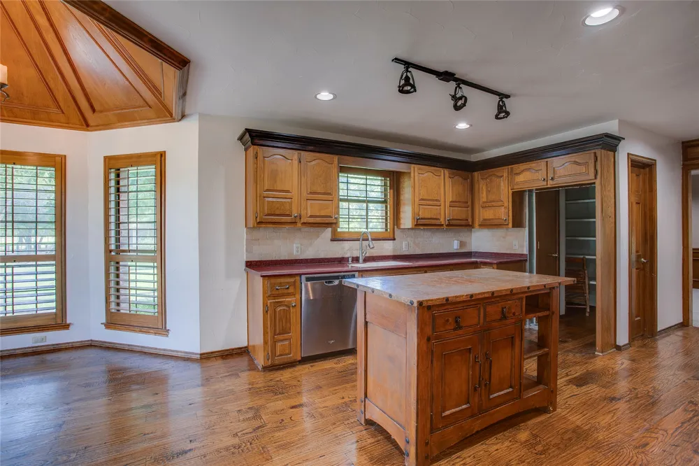 365 E Tripp Road Sunnyvale, TX 75182
