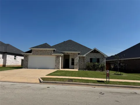 135 Carriage Hills