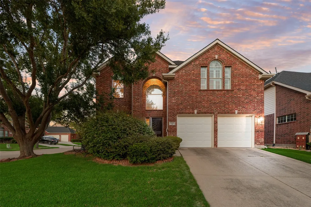 1660 Meadows Avenue Lantana, TX 76226