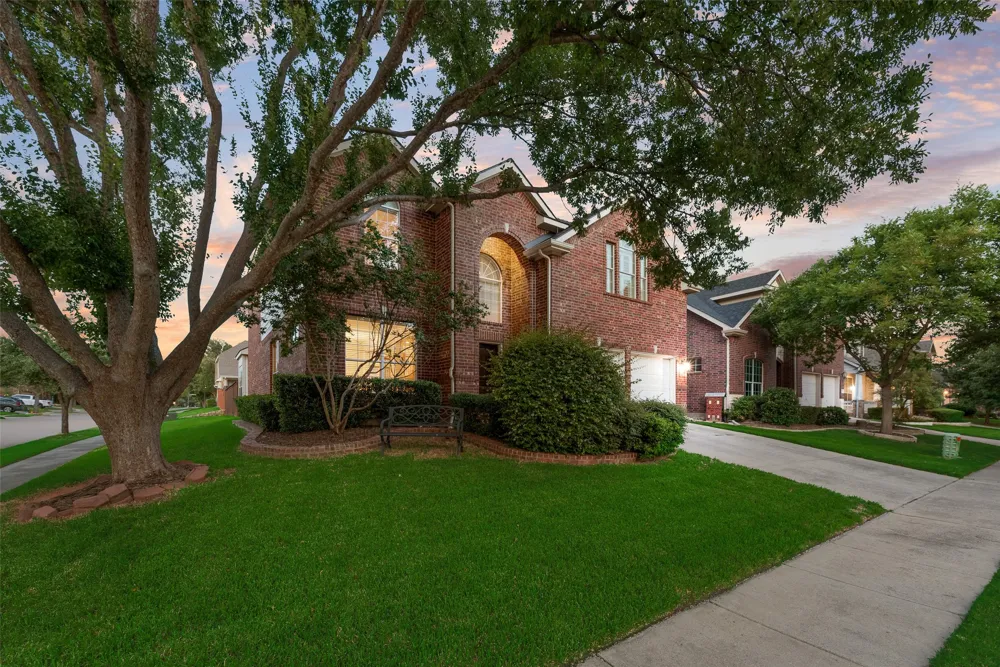 1660 Meadows Avenue Lantana, TX 76226