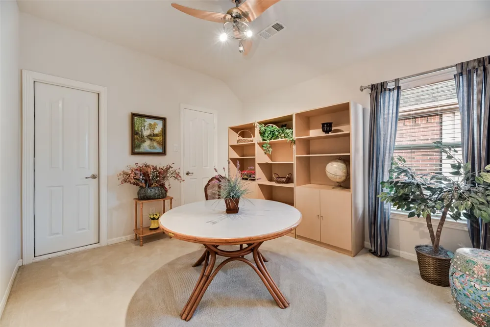 1660 Meadows Avenue Lantana, TX 76226