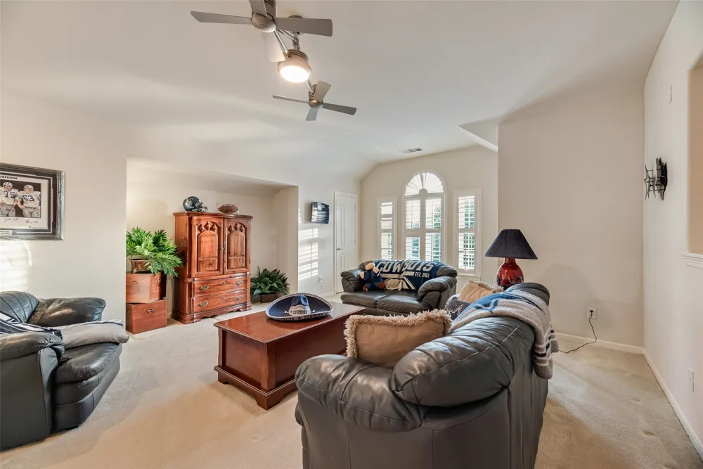 1660 Meadows Avenue Lantana, TX 76226