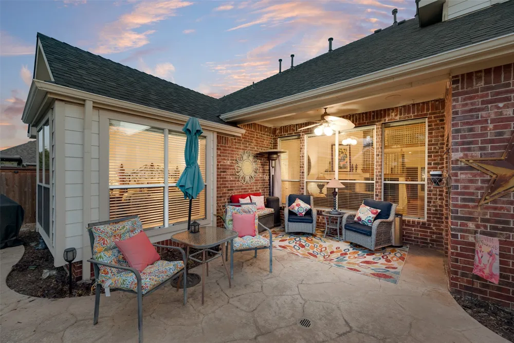1660 Meadows Avenue Lantana, TX 76226