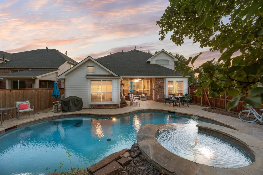 1660 Meadows Avenue Lantana, TX 76226