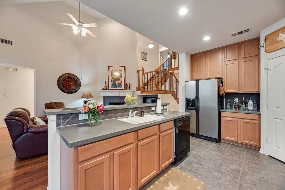 1660 Meadows Avenue Lantana, TX 76226