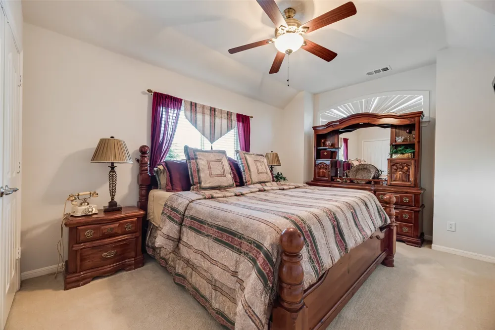 1660 Meadows Avenue Lantana, TX 76226