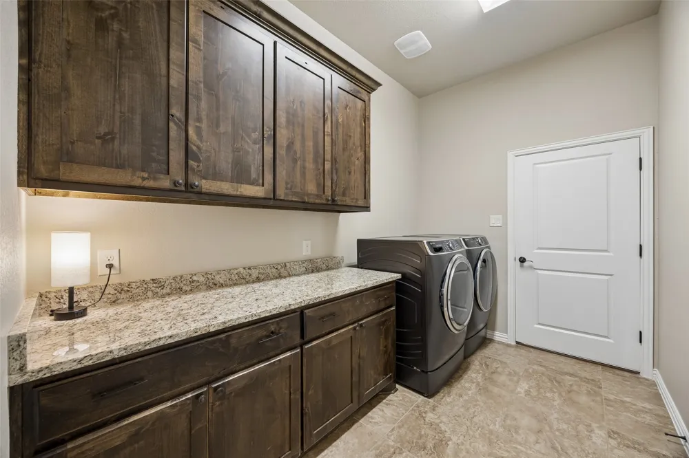 135 Stanford Lane Springtown, TX 76082