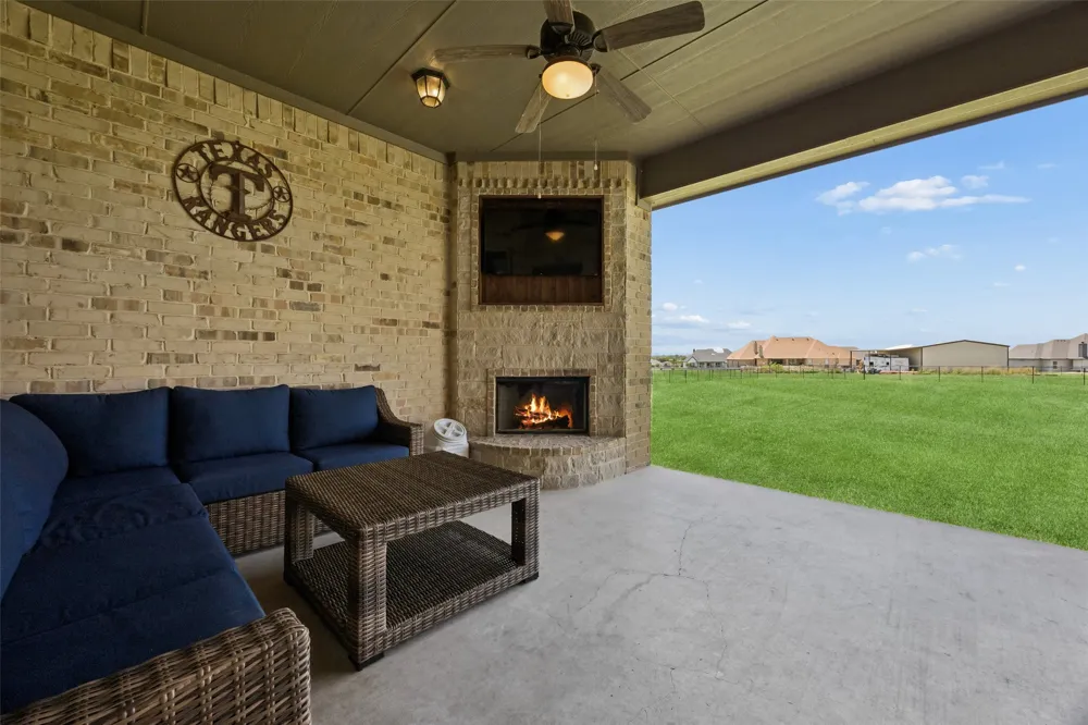 135 Stanford Lane Springtown, TX 76082