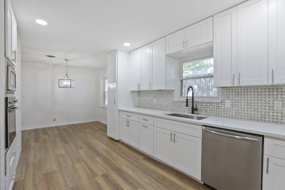 624 Hillview Drive Hurst, TX 76054