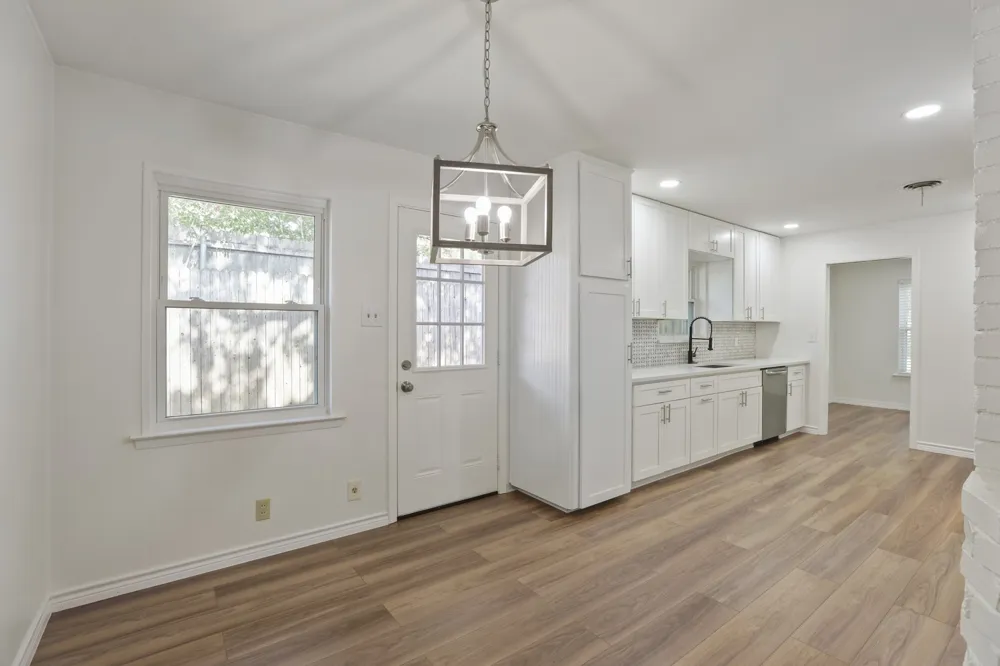 624 Hillview Drive Hurst, TX 76054