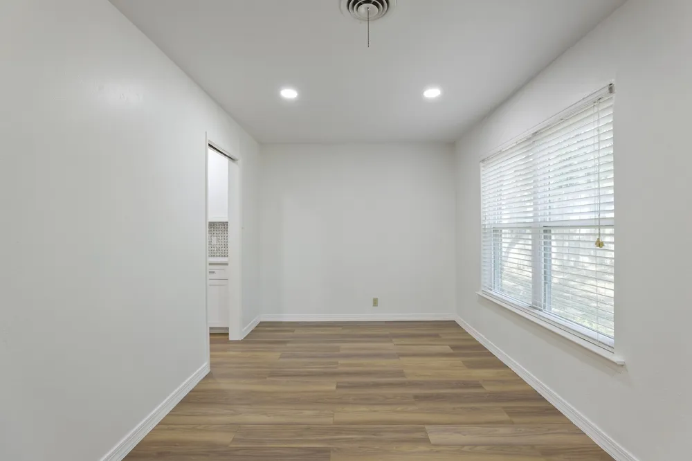 624 Hillview Drive Hurst, TX 76054