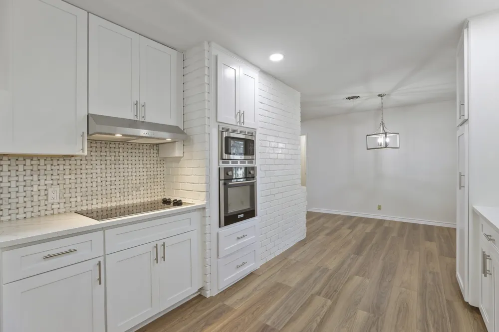 624 Hillview Drive Hurst, TX 76054