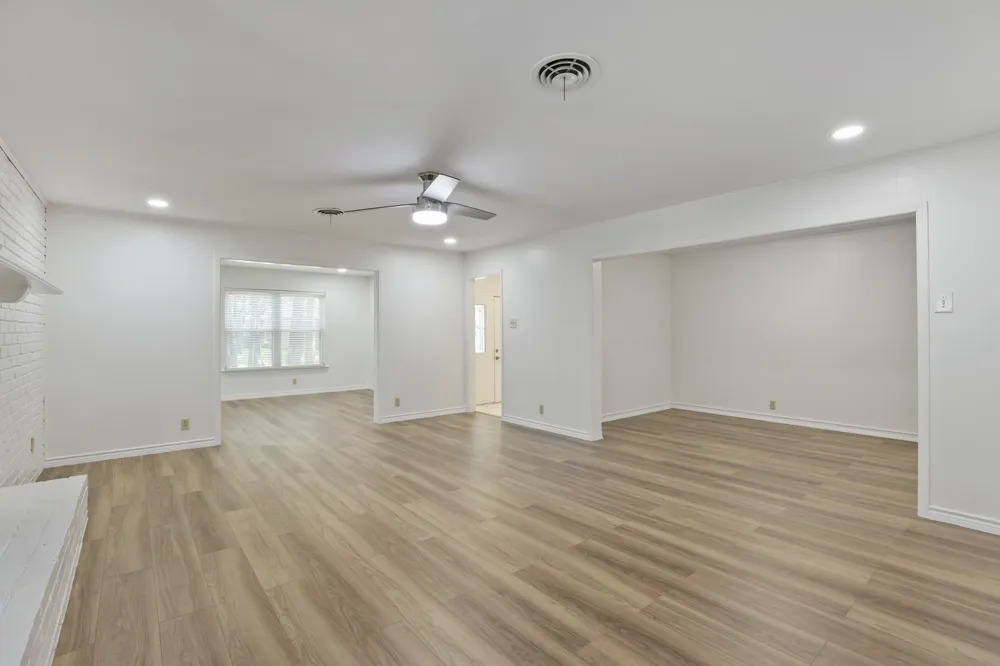 624 Hillview Drive Hurst, TX 76054