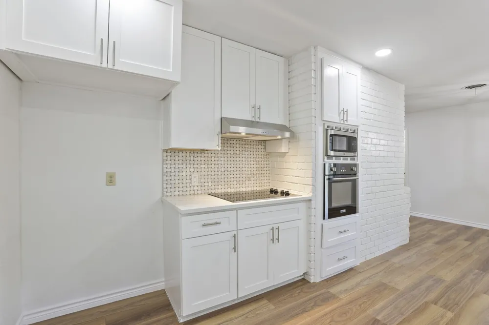 624 Hillview Drive Hurst, TX 76054