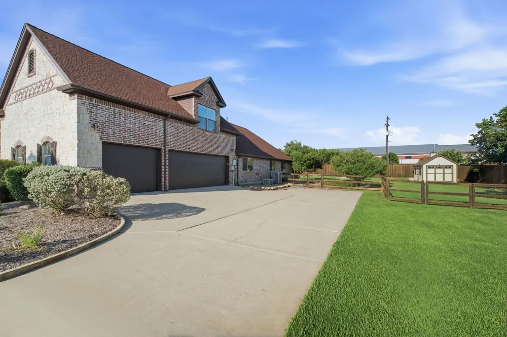 8470 Steeplechase Circle Argyle, TX 76226