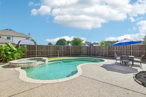 3901 Rolling Hills Drive