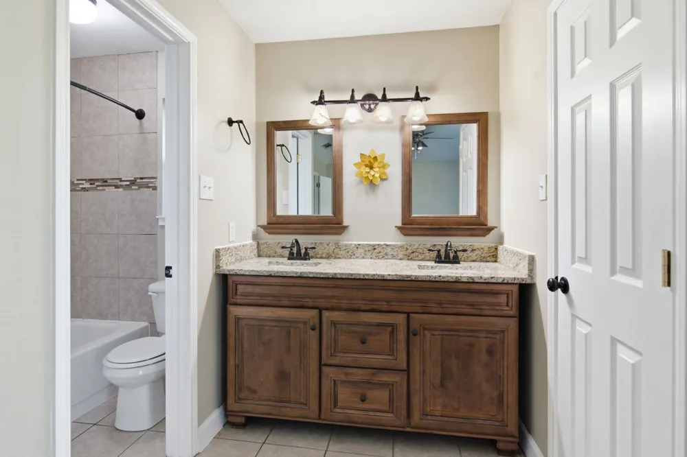 2502 Cranberry Lane Euless, TX 76039