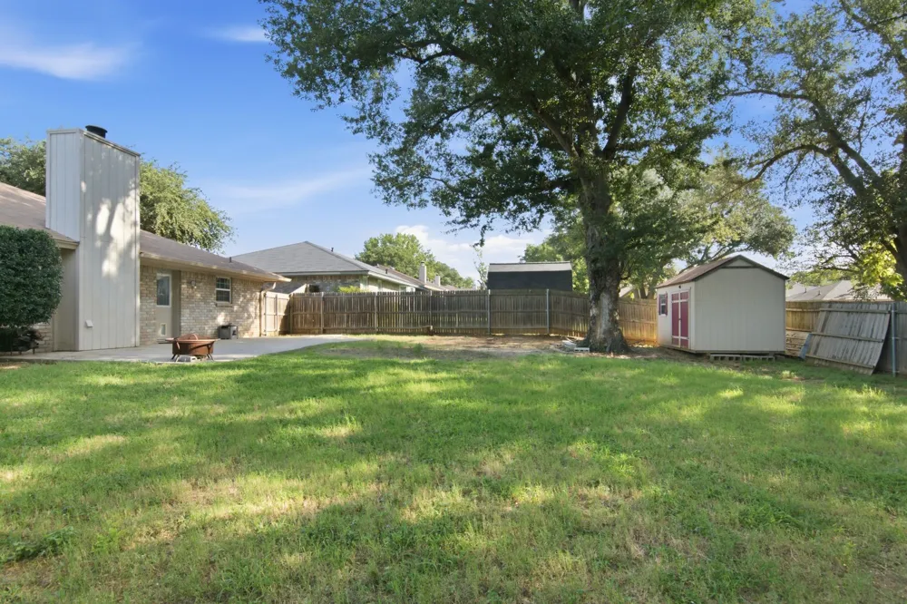 2502 Cranberry Lane Euless, TX 76039