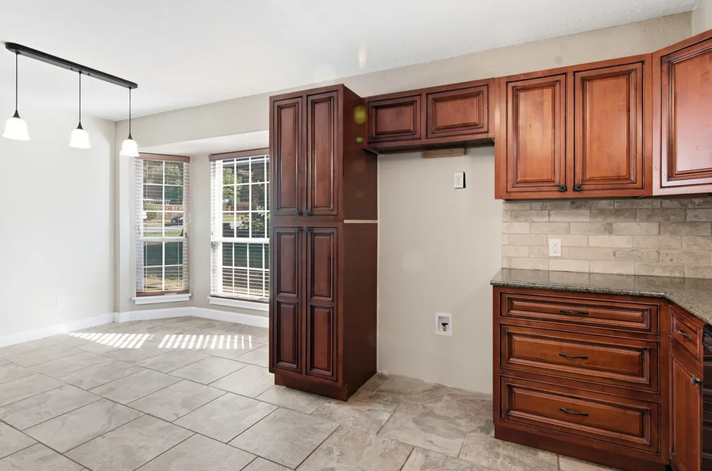 2502 Cranberry Lane Euless, TX 76039