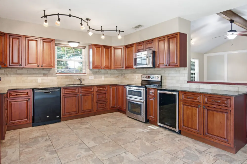 2502 Cranberry Lane Euless, TX 76039